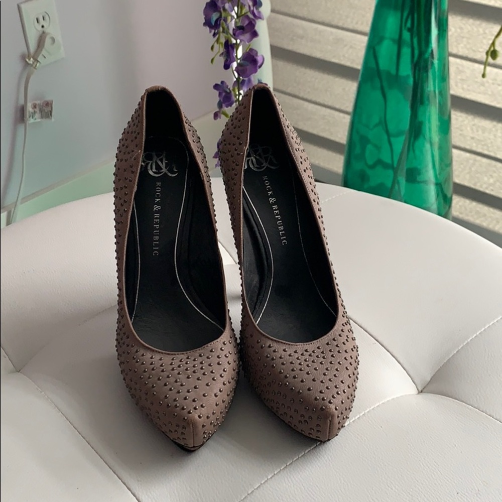 Rock & Republic brown leather stud heels